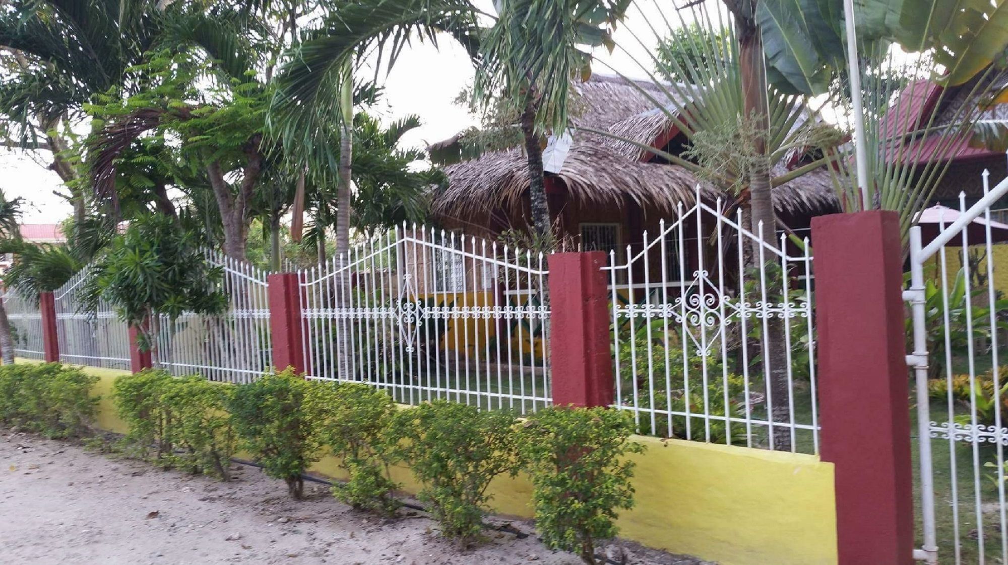 פנגלאו Traville Huts Palm Beach Inn מראה חיצוני תמונה