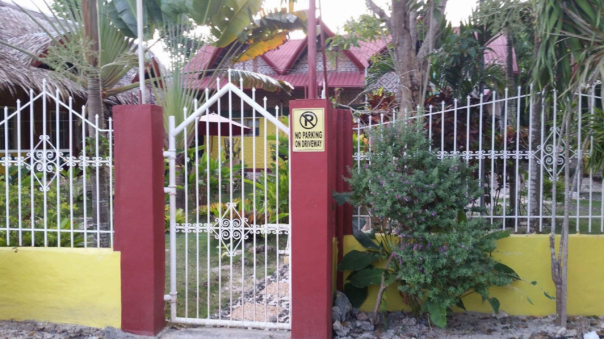 פנגלאו Traville Huts Palm Beach Inn מראה חיצוני תמונה