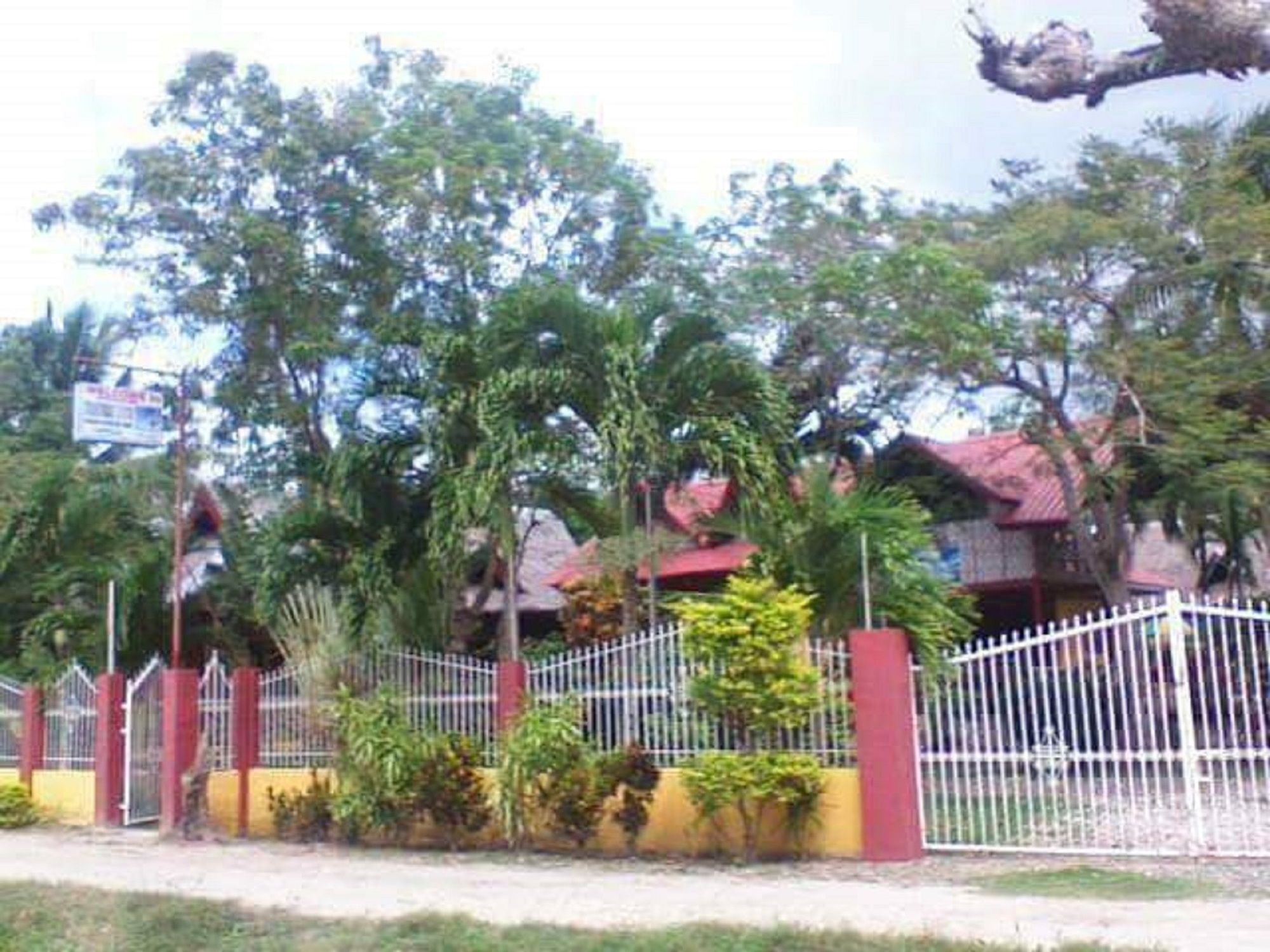 פנגלאו Traville Huts Palm Beach Inn מראה חיצוני תמונה